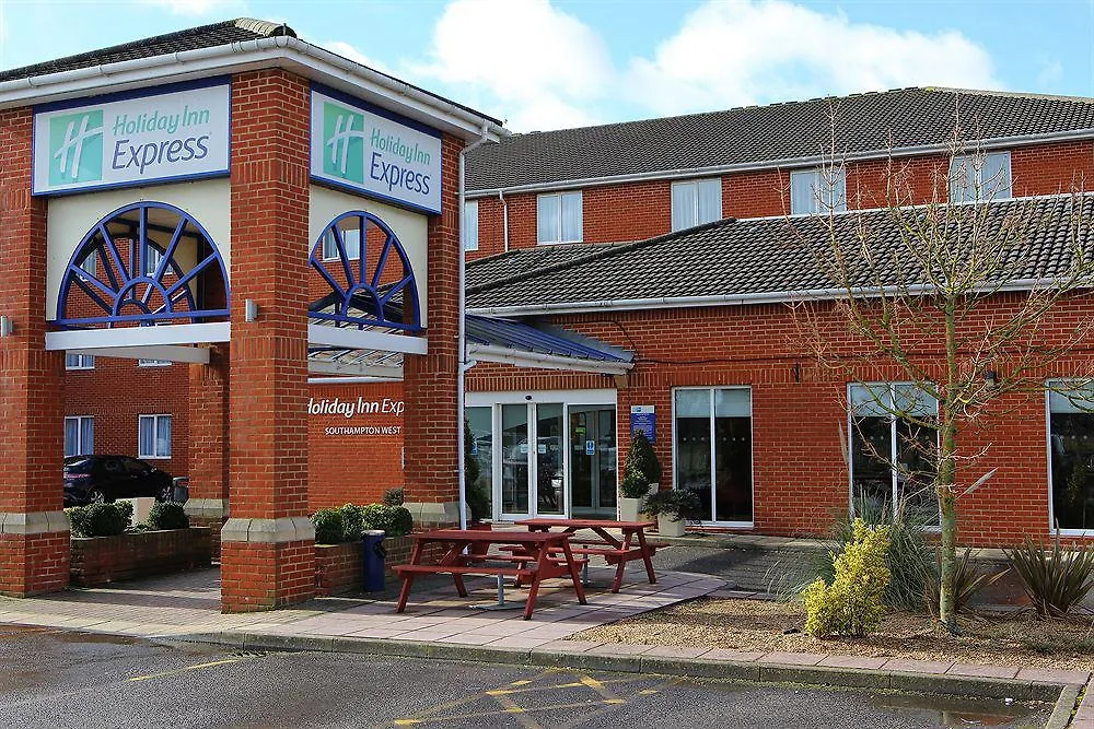 Holiday Inn Express Southampton West By Ihg Hotel